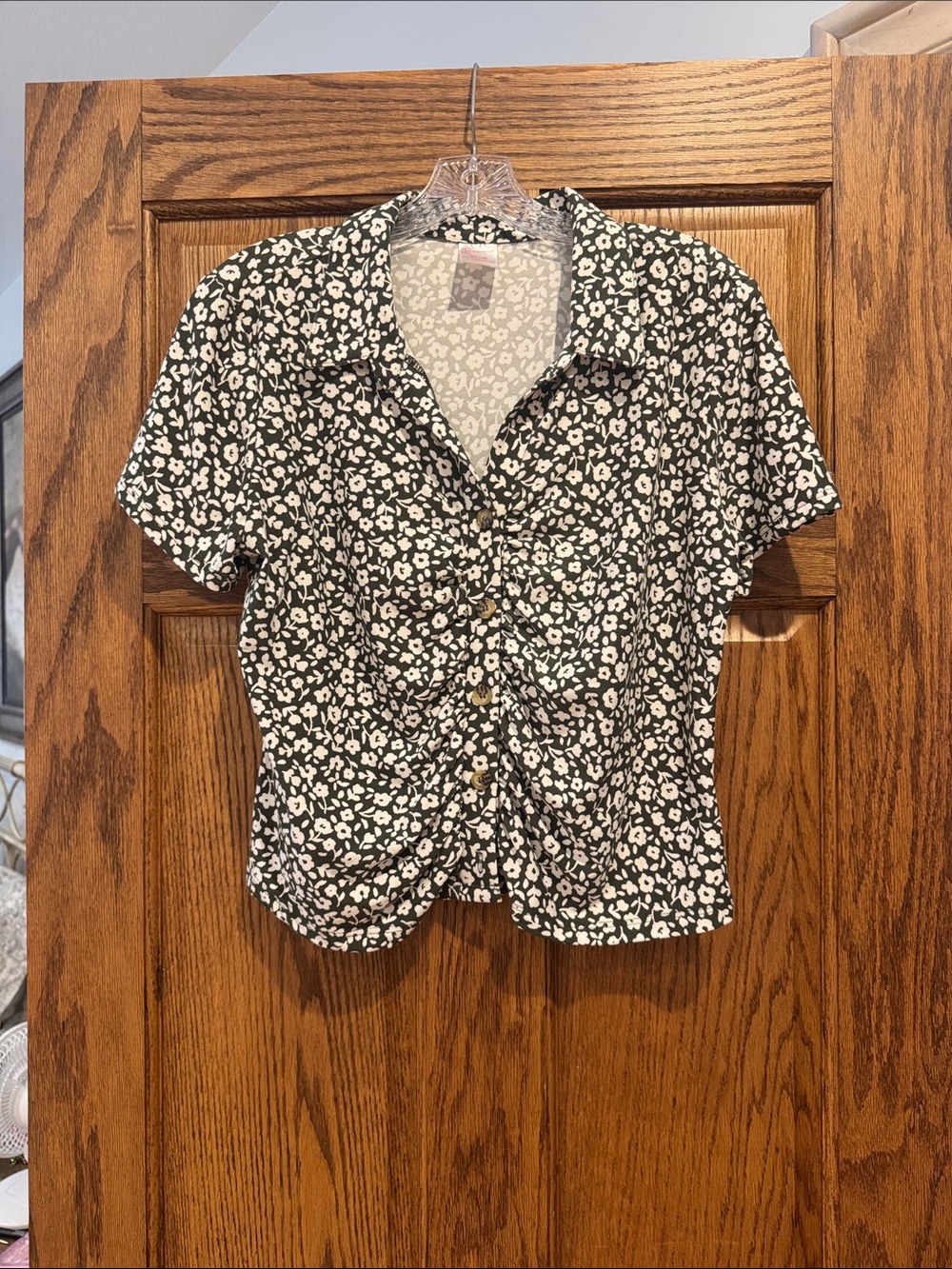 Women’s Button-Front Floral Short Sleeve Top - Green/White
